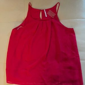 NEVER WORN SLEEVELESS tank with keyhole back!